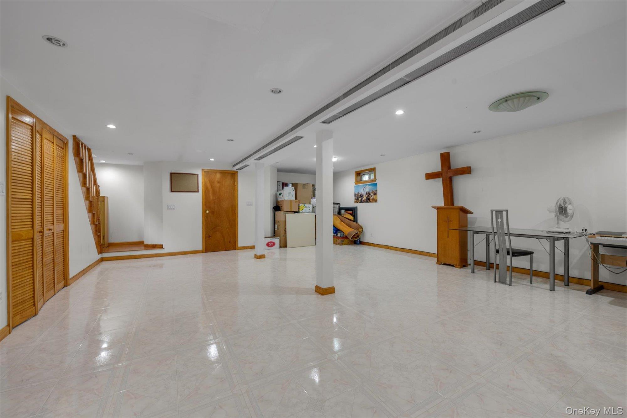 5011 175th Street Property Photo 18