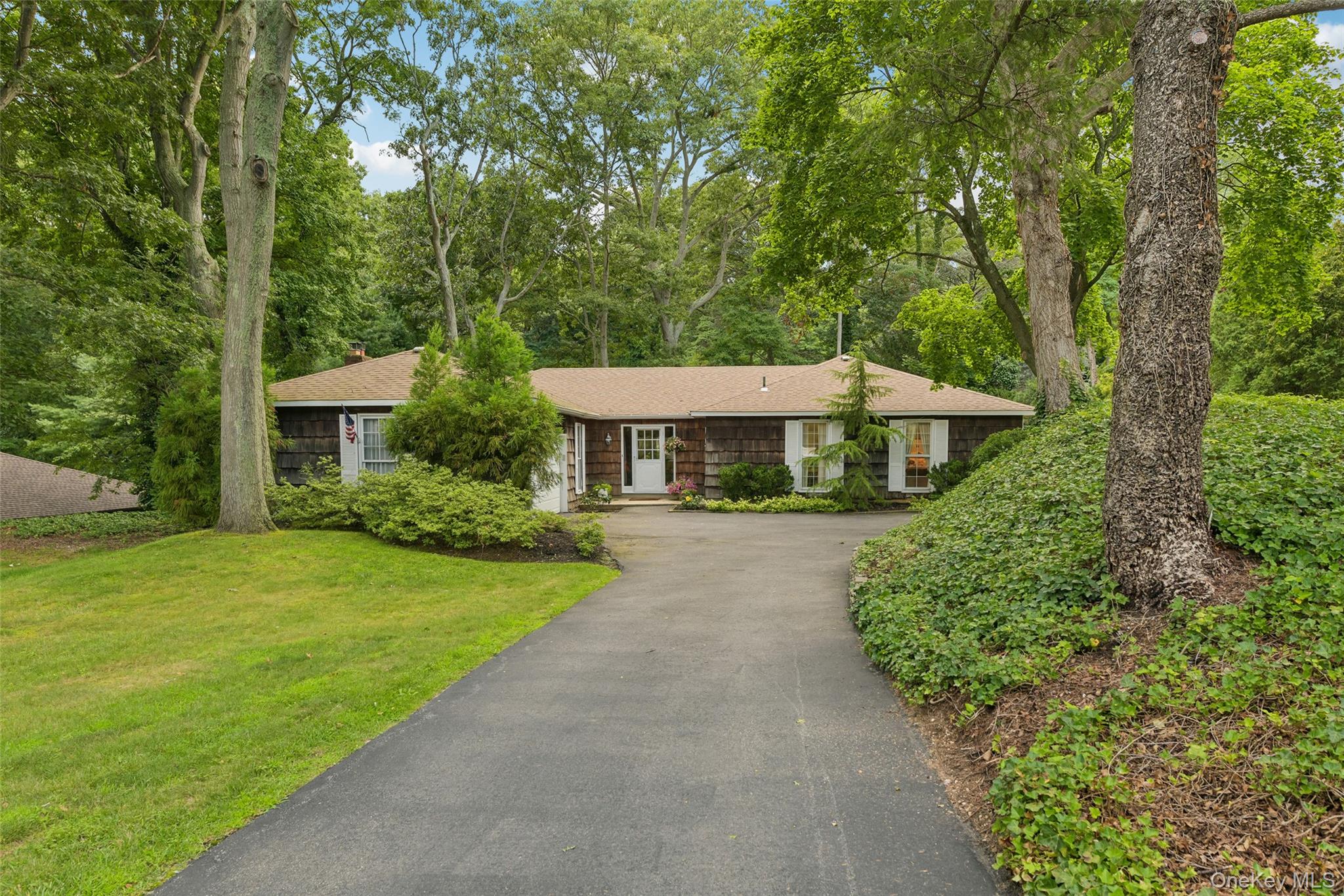 14 Mont Avenue Property Photo 2