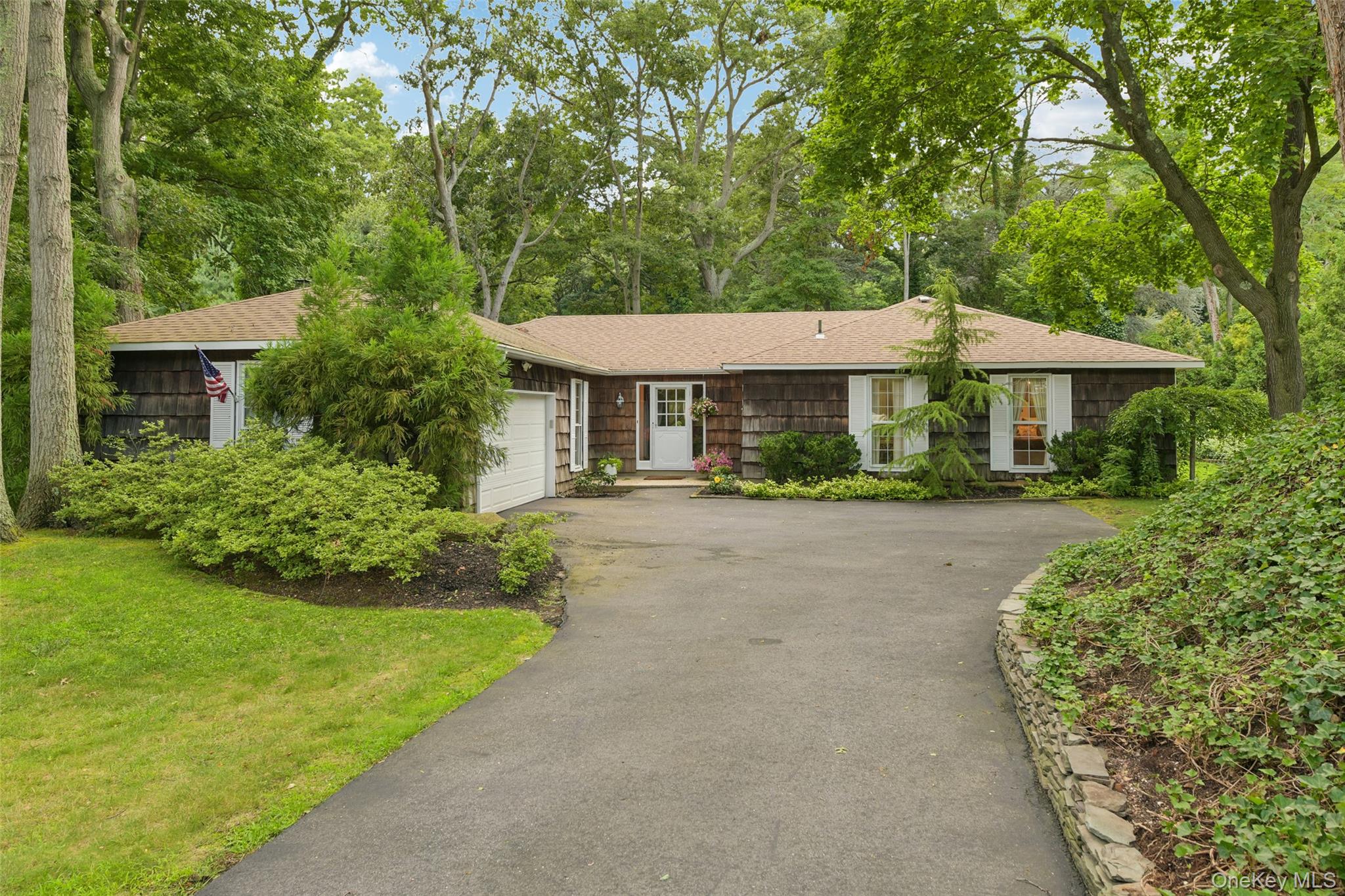 14 Mont Avenue Property Photo 4