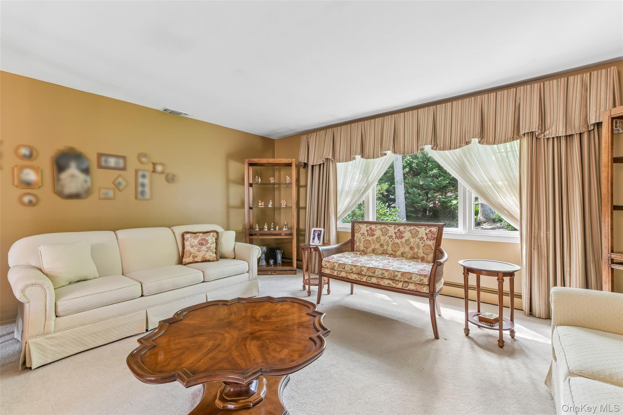14 Mont Avenue Property Photo 12