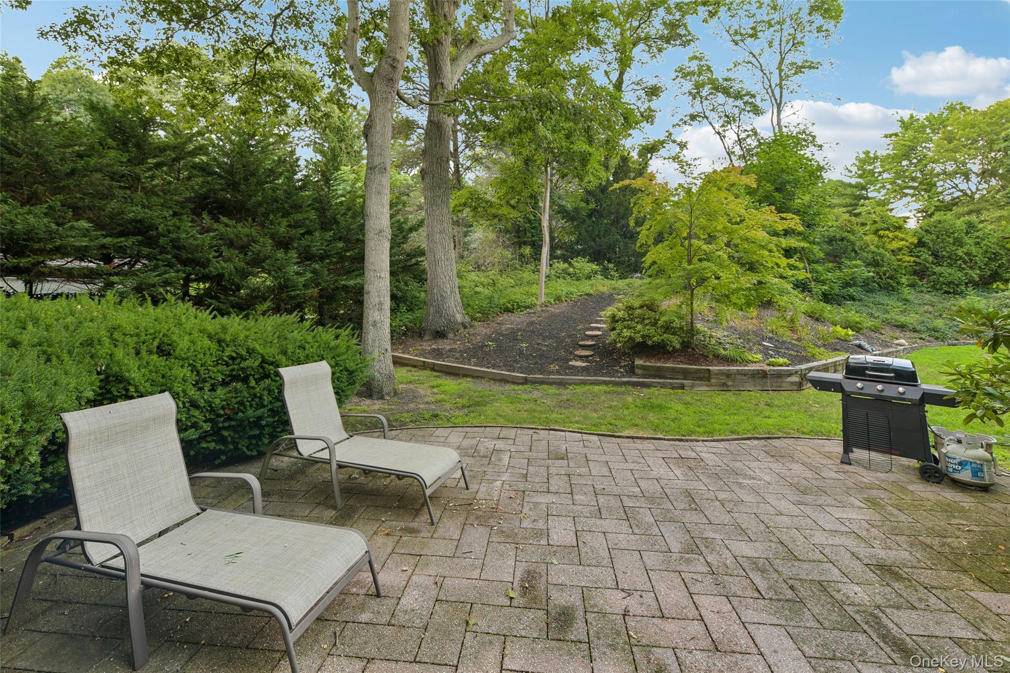 14 Mont Avenue Property Photo 38