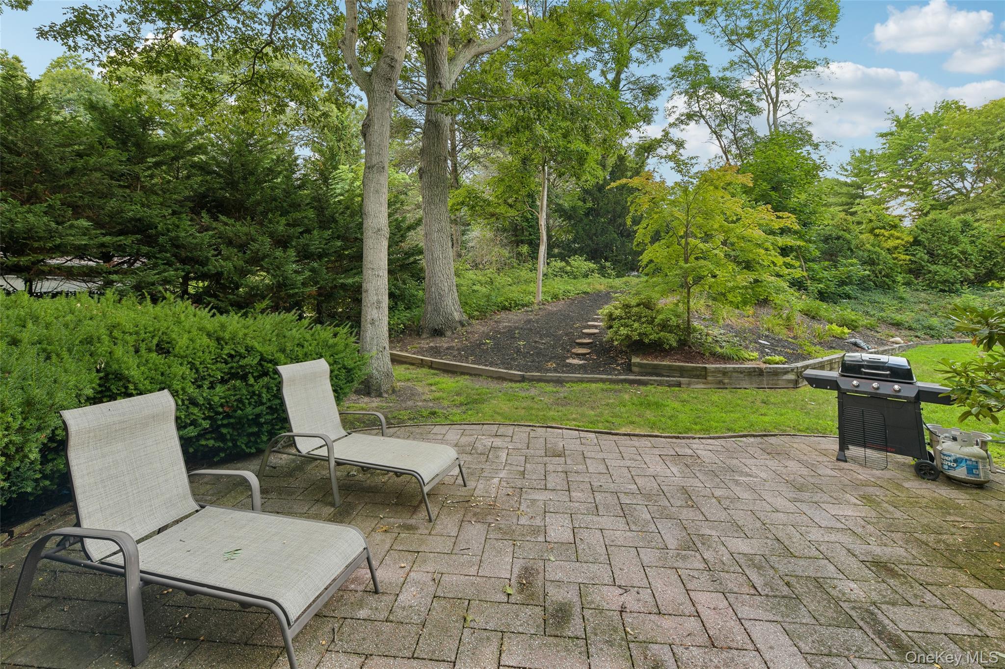 14 Mont Avenue Property Photo 40