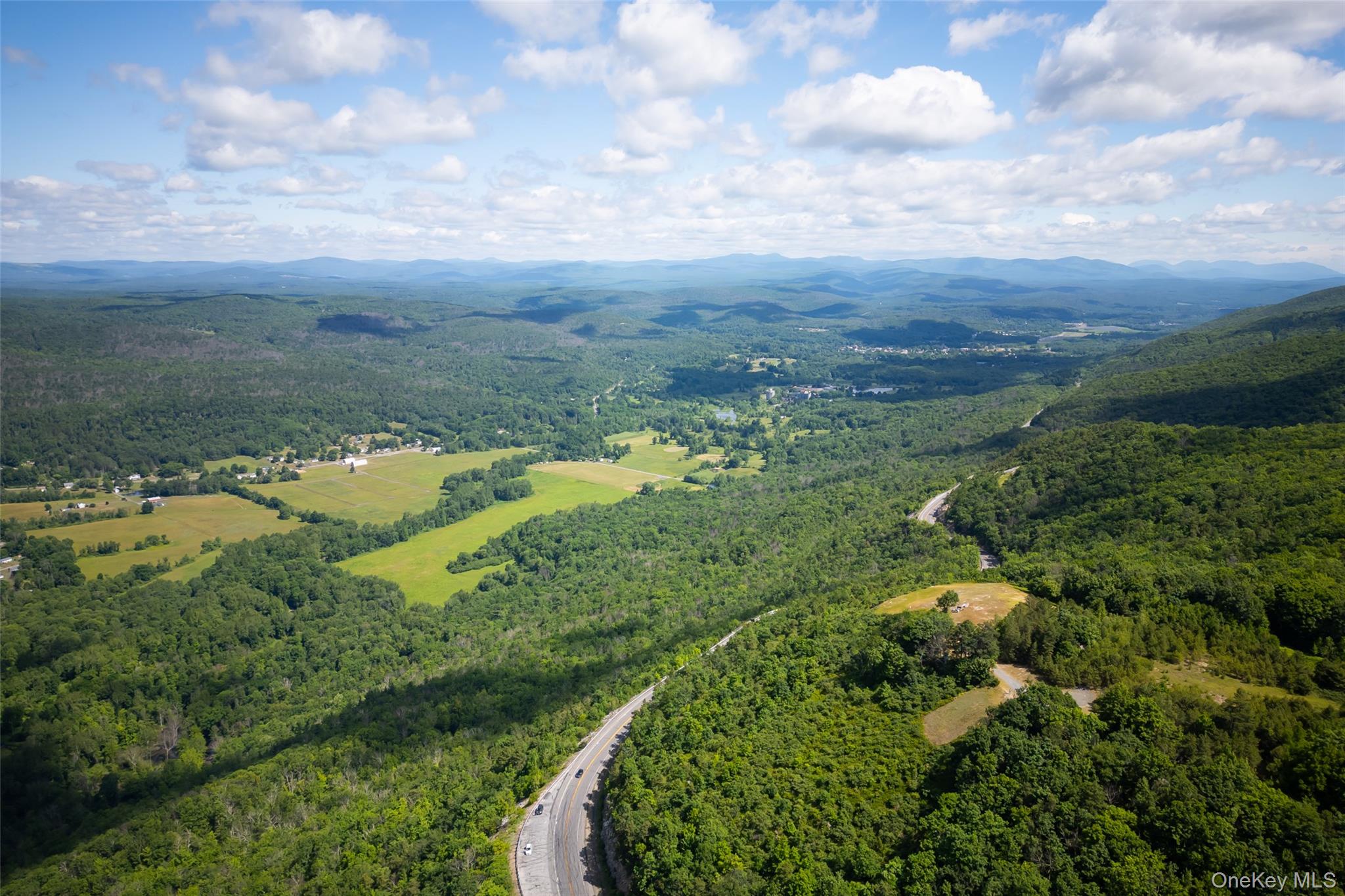 80 Hang Glider Road Property Photo 3