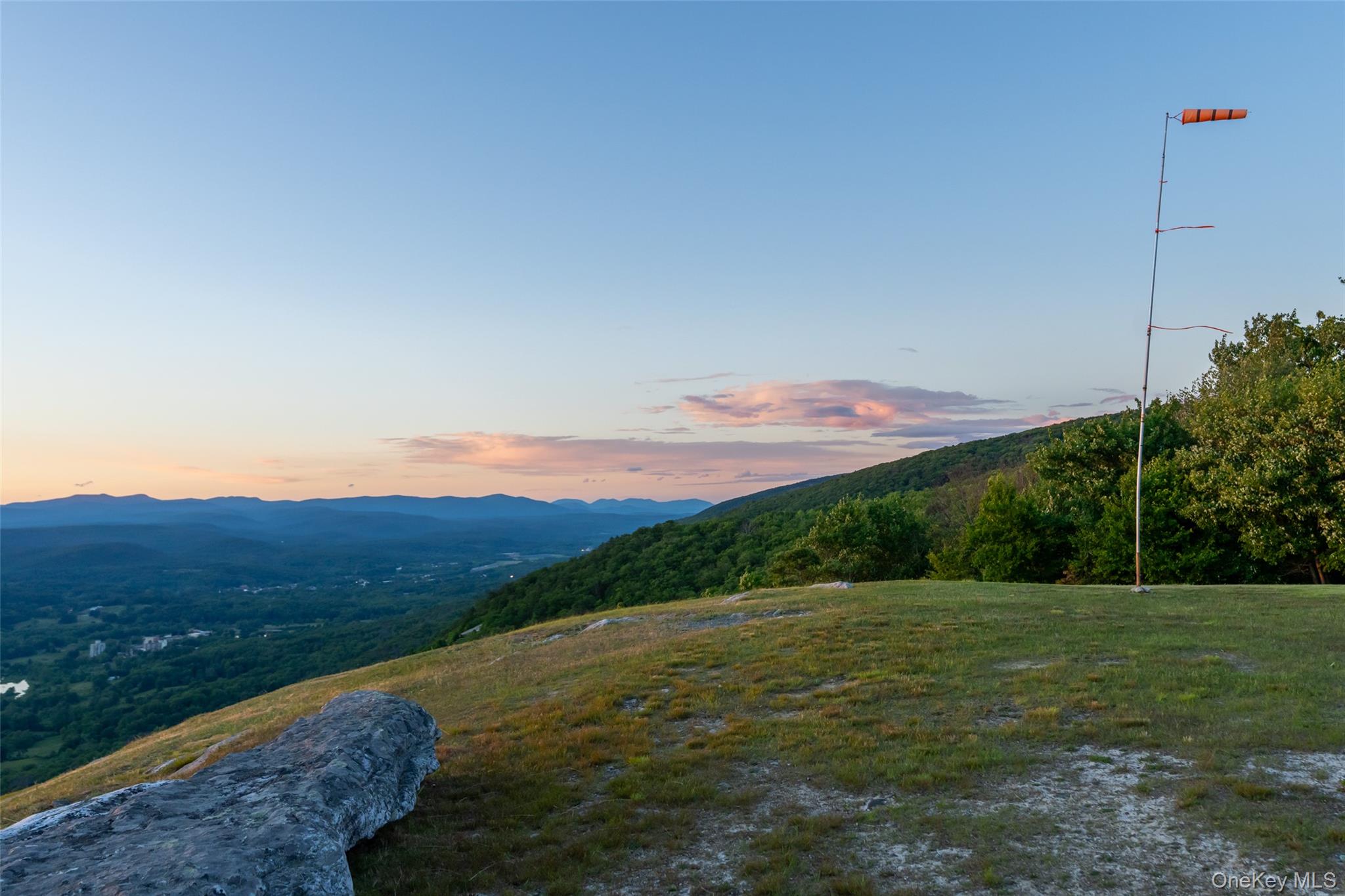 80 Hang Glider Road Property Photo 8