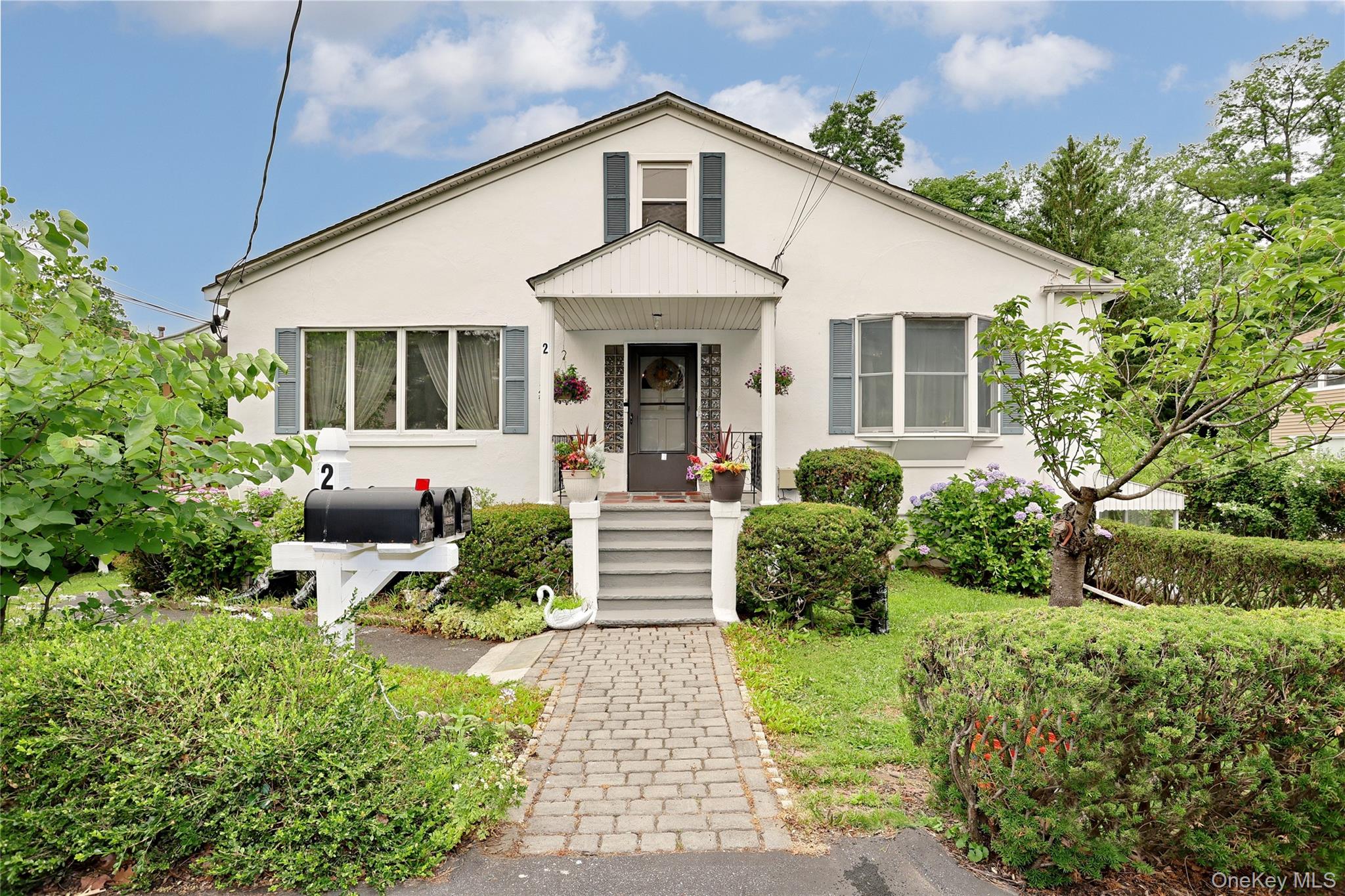 2 Westend Avenue Property Photo 1