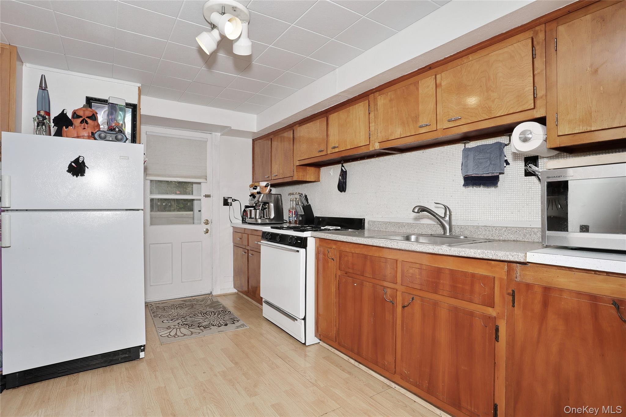 2 Westend Avenue Property Photo 26