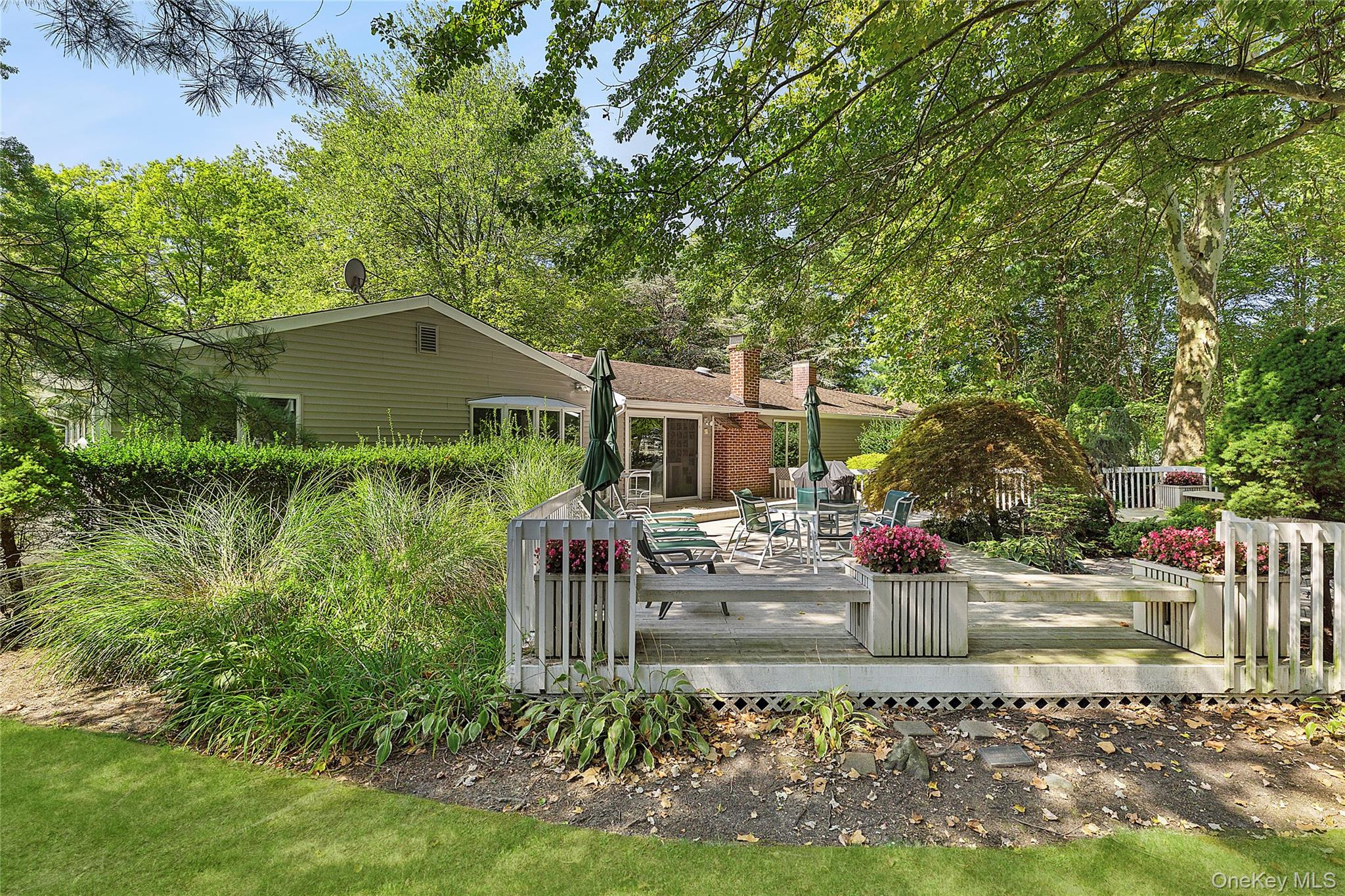 54 Dix Woods Drive Property Photo 23