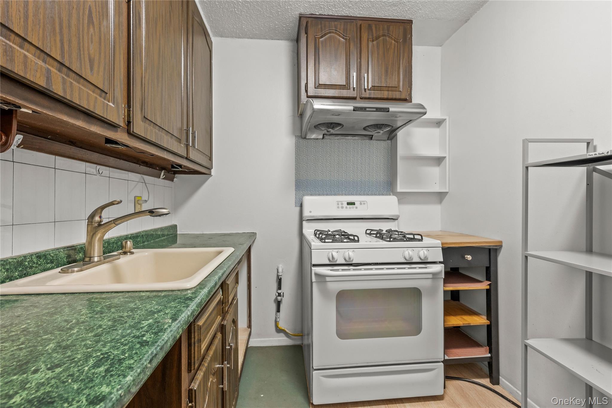 118-17 Union Turnpike 2c Property Photo 10