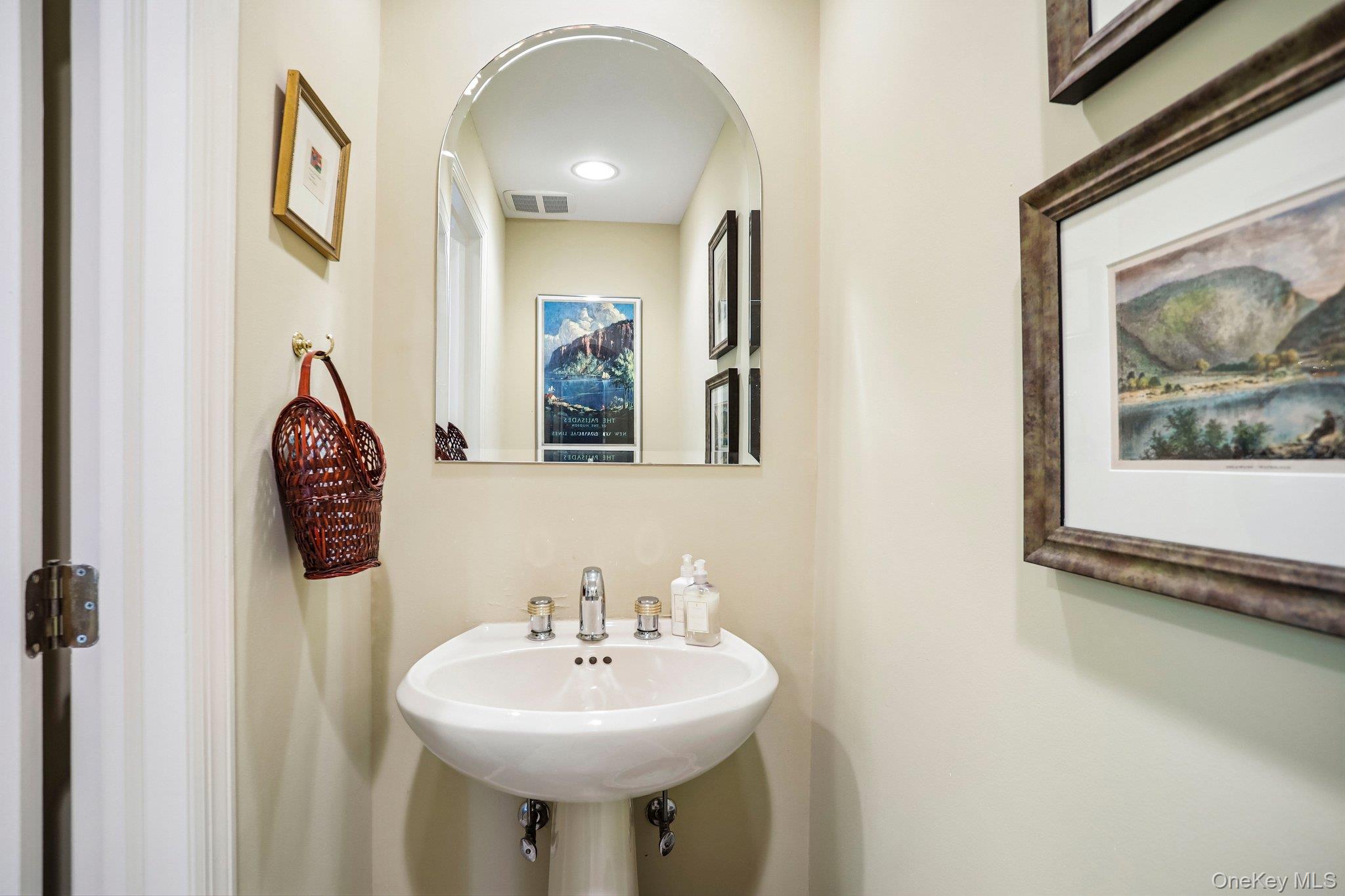 15 Doral Greens Drive Property Photo 16