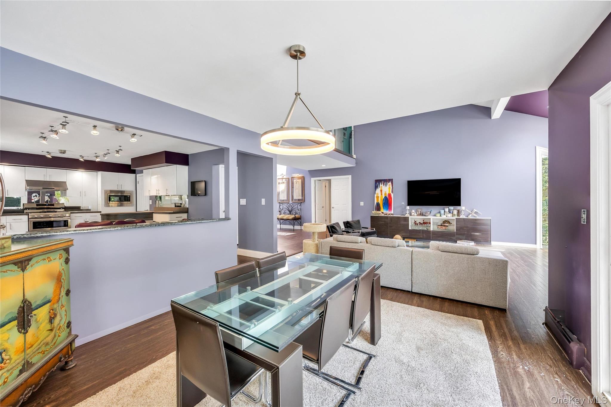 859 Pine Avenue Property Photo 8