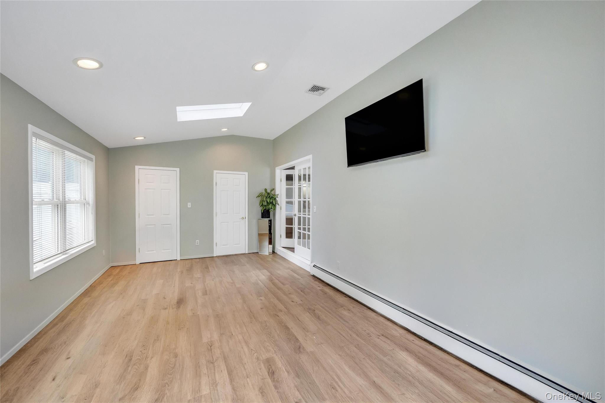 859 Pine Avenue Property Photo 15