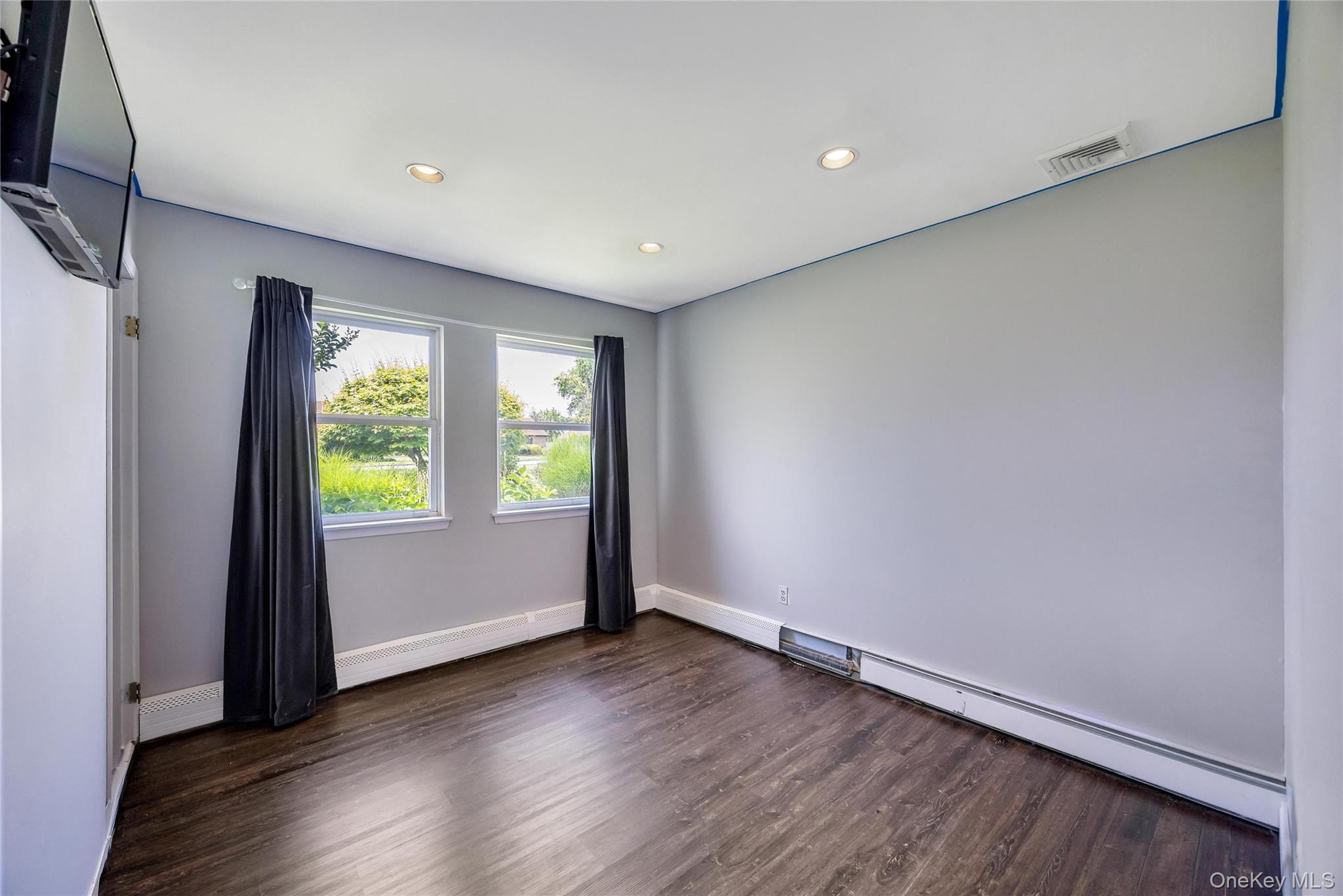 859 Pine Avenue Property Photo 23