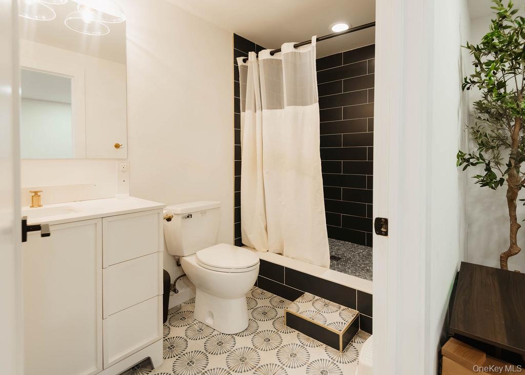7 Brescia Boulevard Property Photo 22