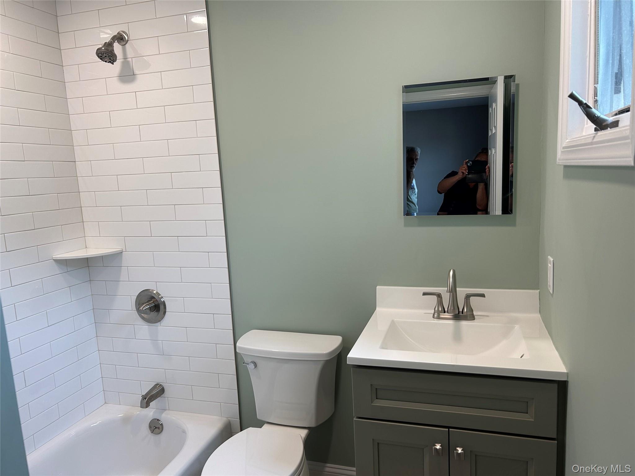 85 Ralph Avenue 2 Property Photo 14