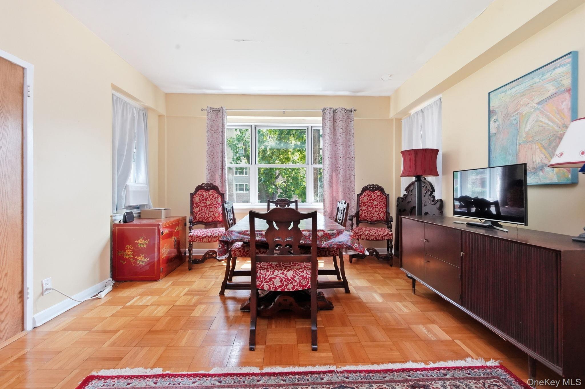 290 Collins Ave 2c Property Photo 12