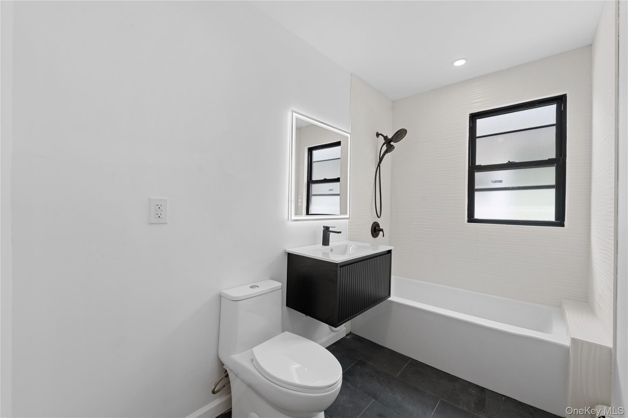 903 E 45th Street Property Photo 17