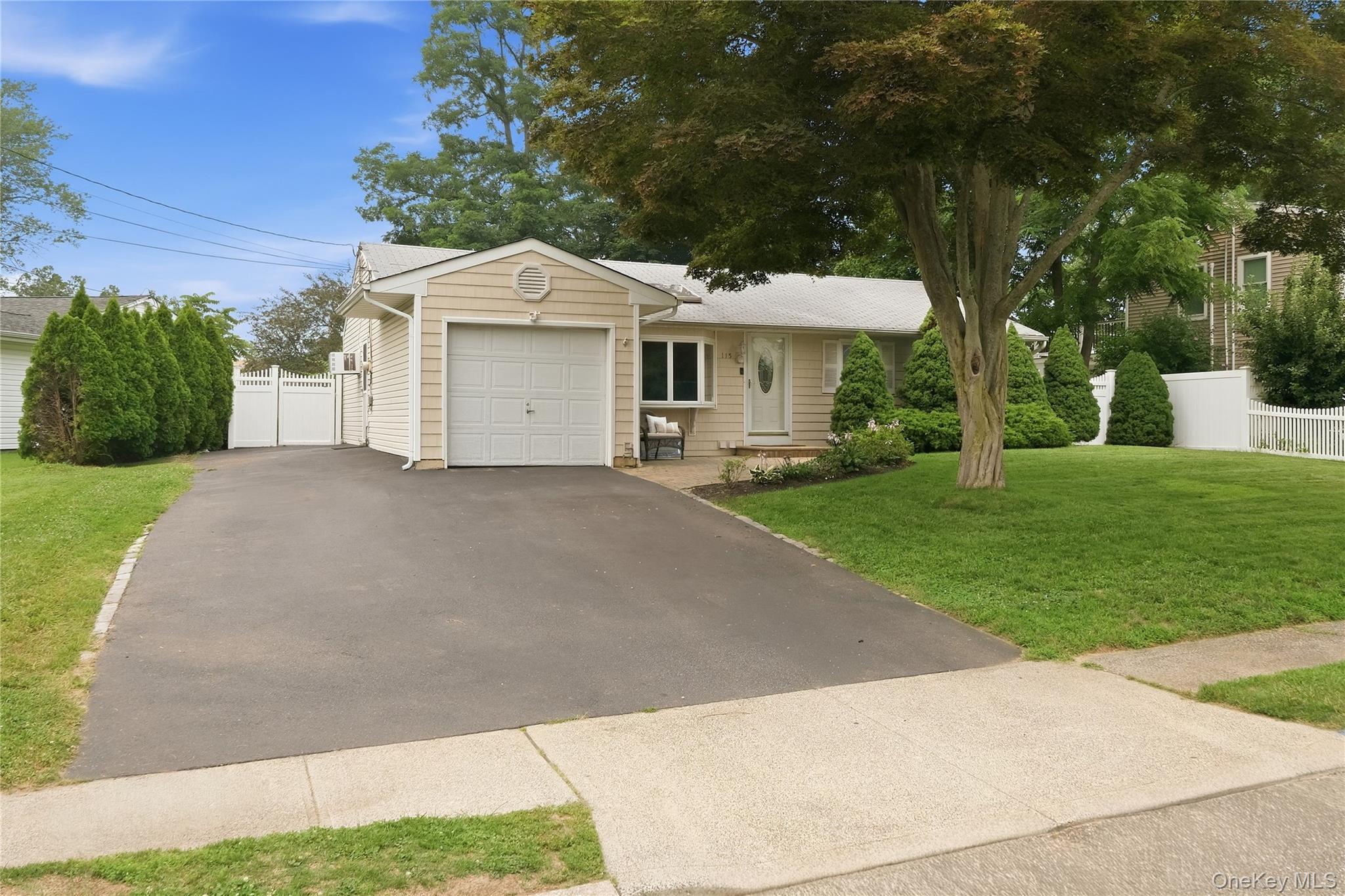115 Argyle Avenue Property Photo 2