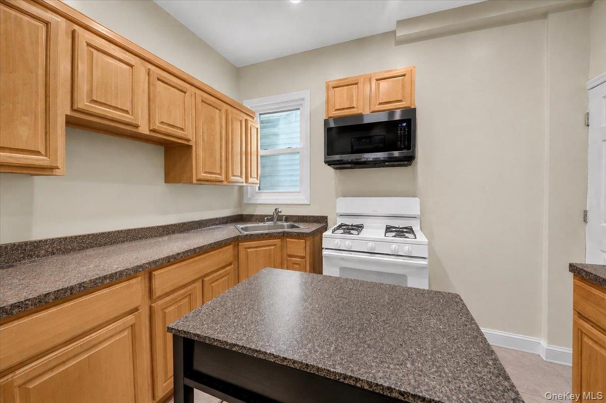 58 Post Street Property Photo 3