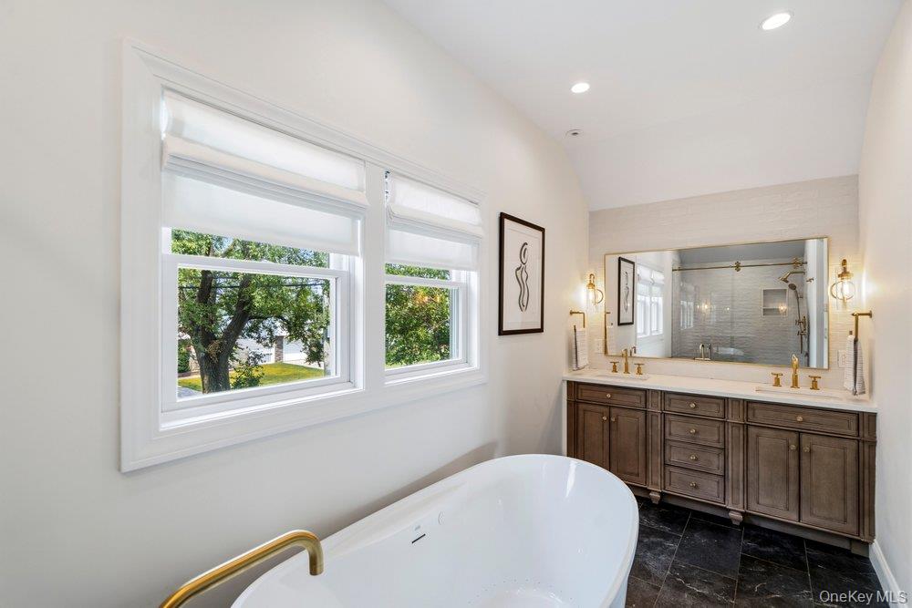57 Beach Road Property Photo 13