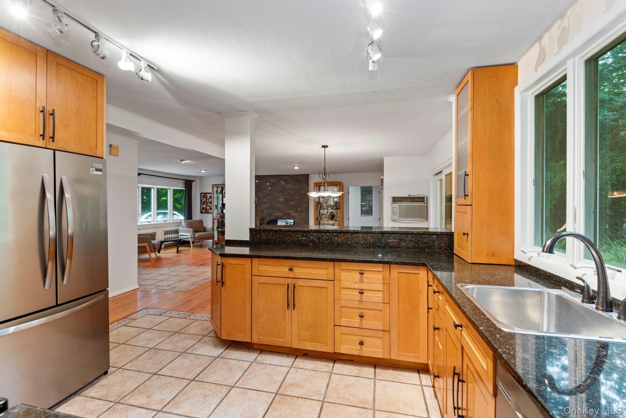75 Cove Road Property Photo 13