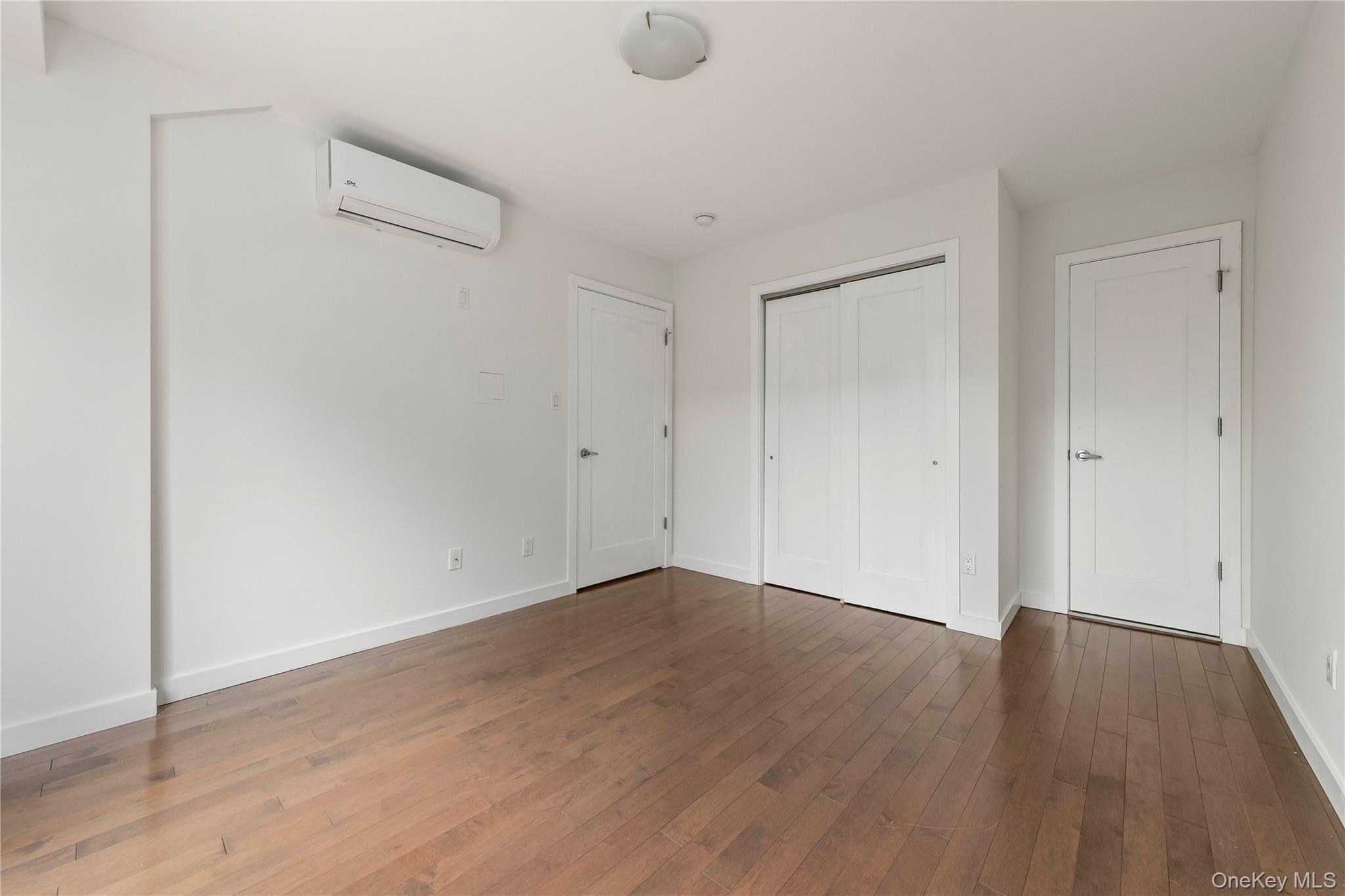 43-12 214th Place 3e Property Photo 7