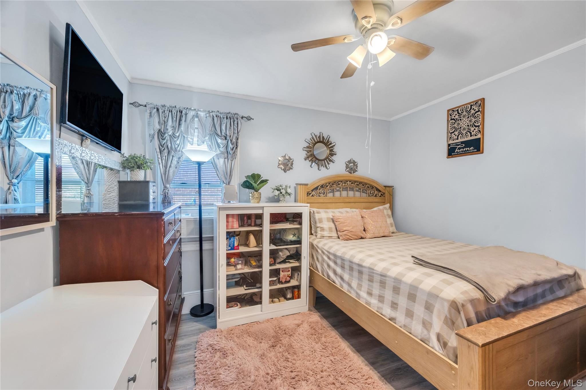 717 N William Street Property Photo 15