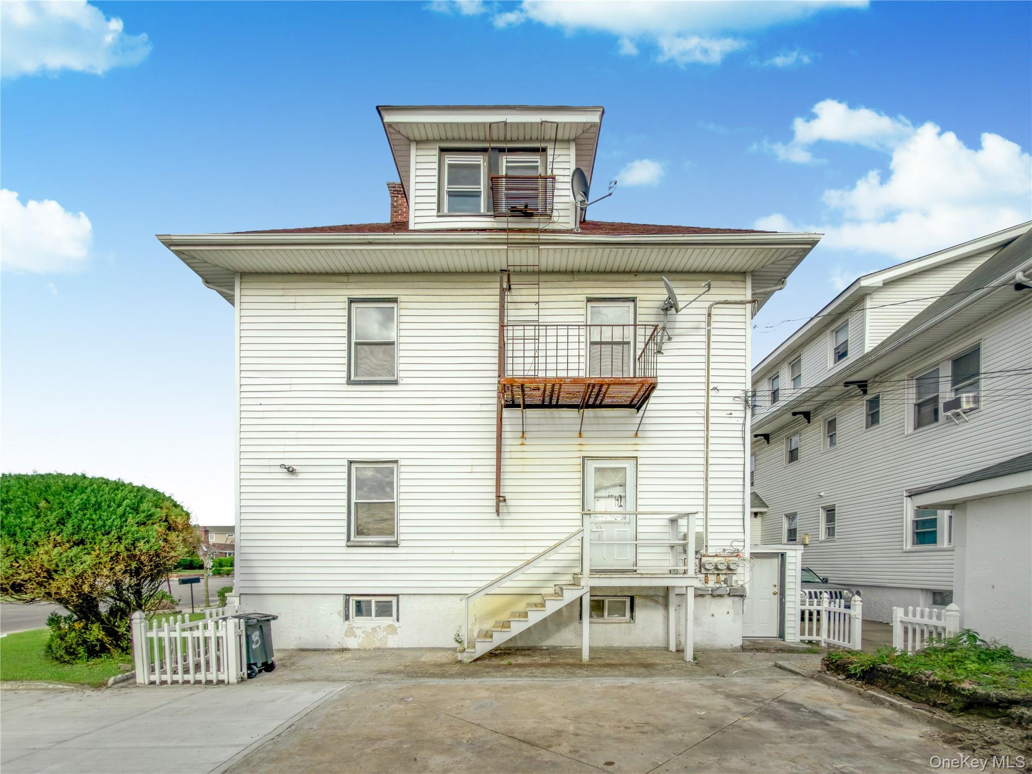 302 W Hudson Street Property Photo 6
