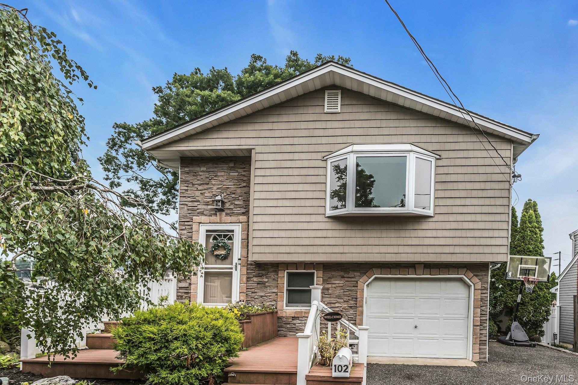 102 Willett Avenue Property Photo 1