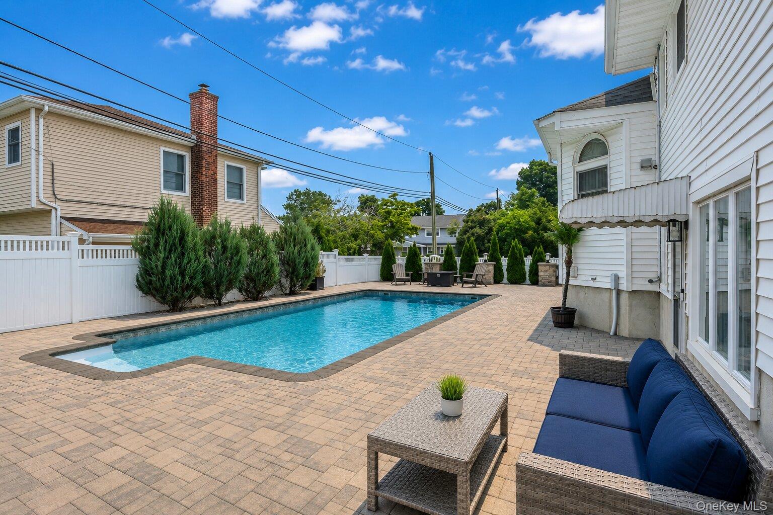 9 Florgate Road Property Photo 5