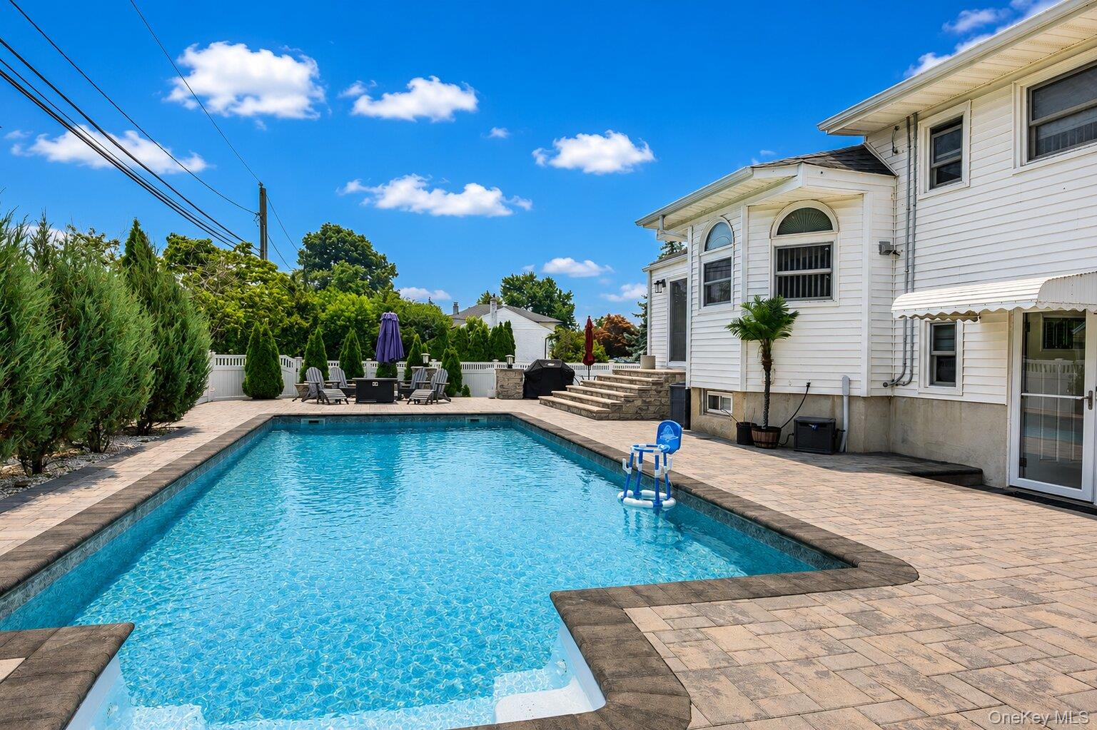 9 Florgate Road Property Photo 6