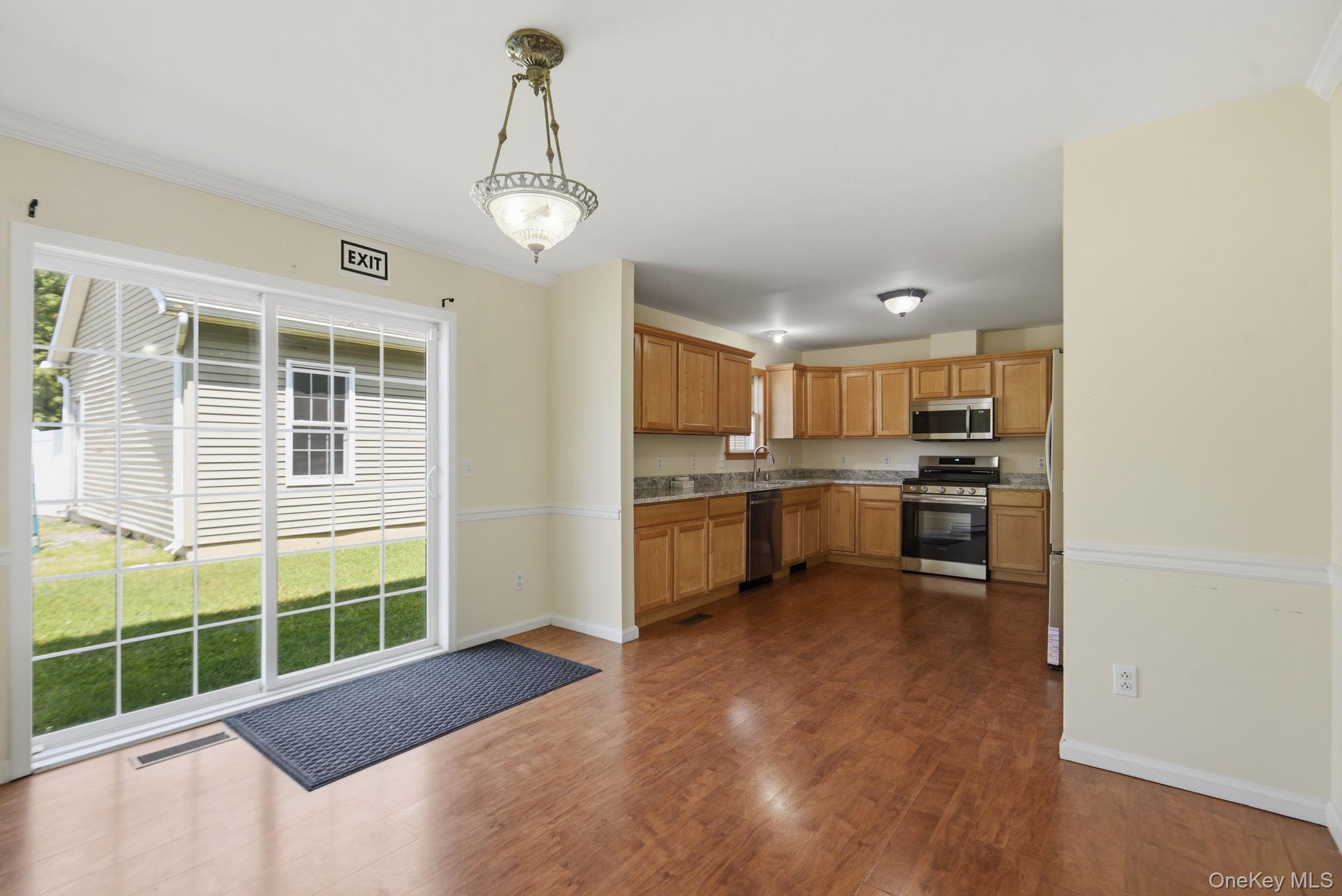 37 N Cedar Street Property Photo 10