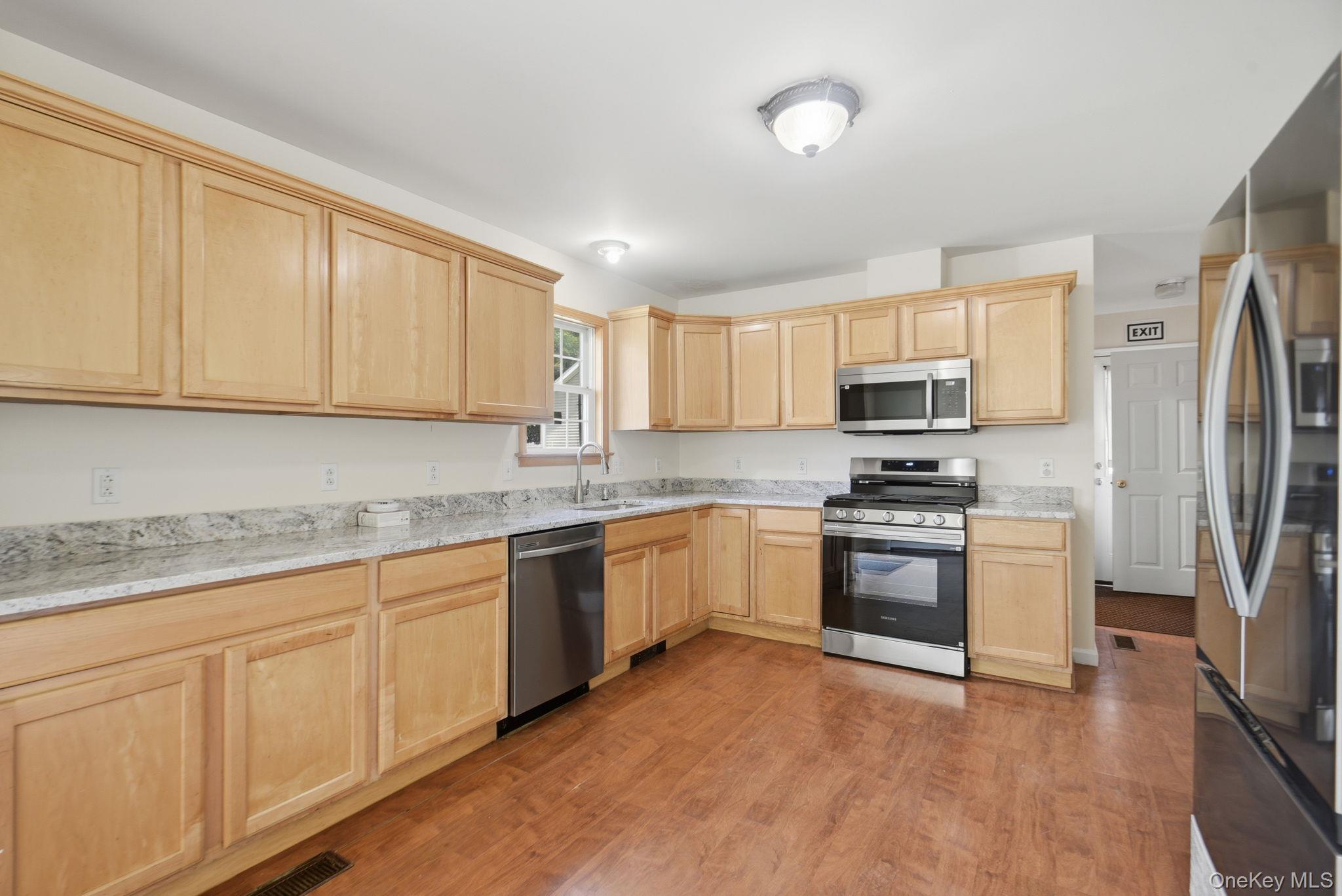 37 N Cedar Street Property Photo 12