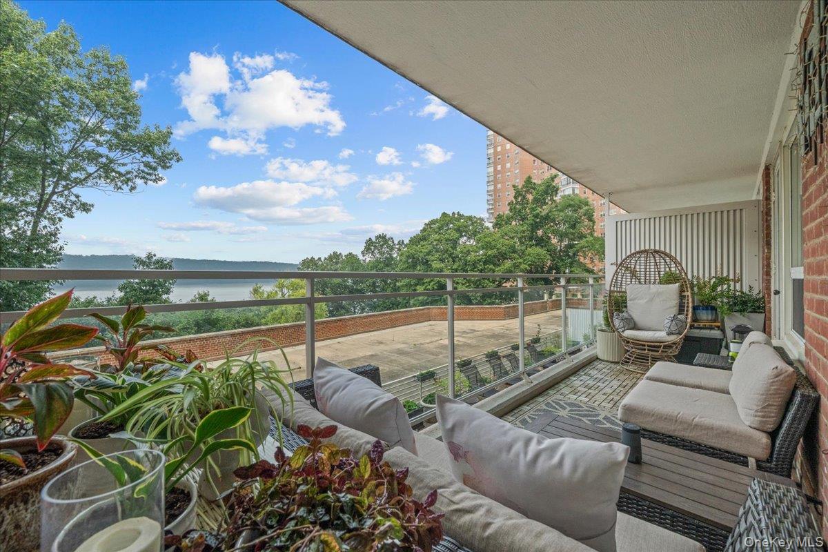 2575 Palisade Avenue 2c Property Photo 13