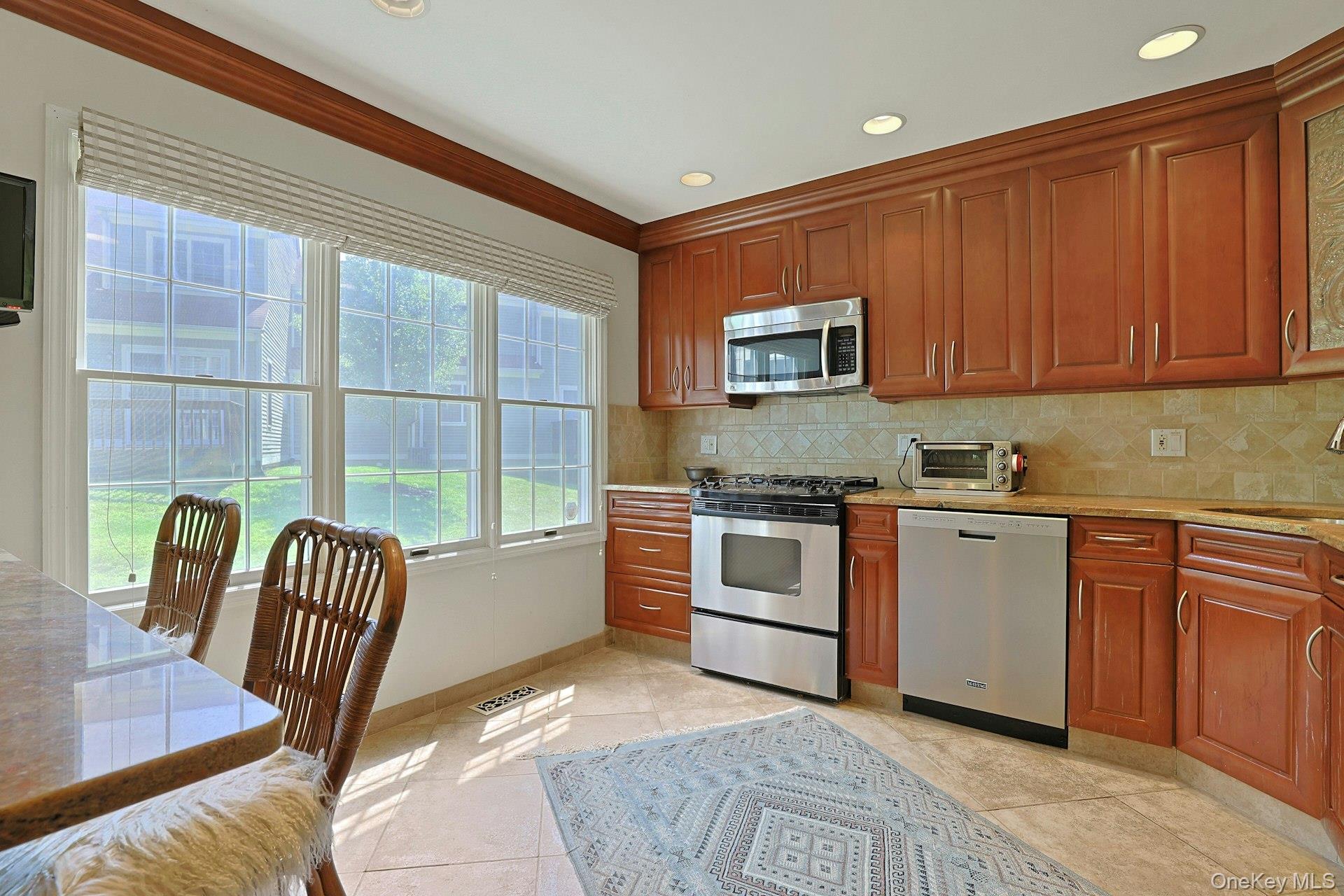 4101 Victoria Drive Property Photo 9