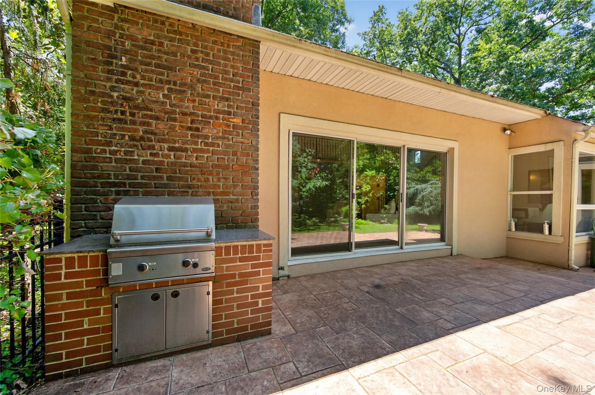 4 Waring Drive Property Photo 28
