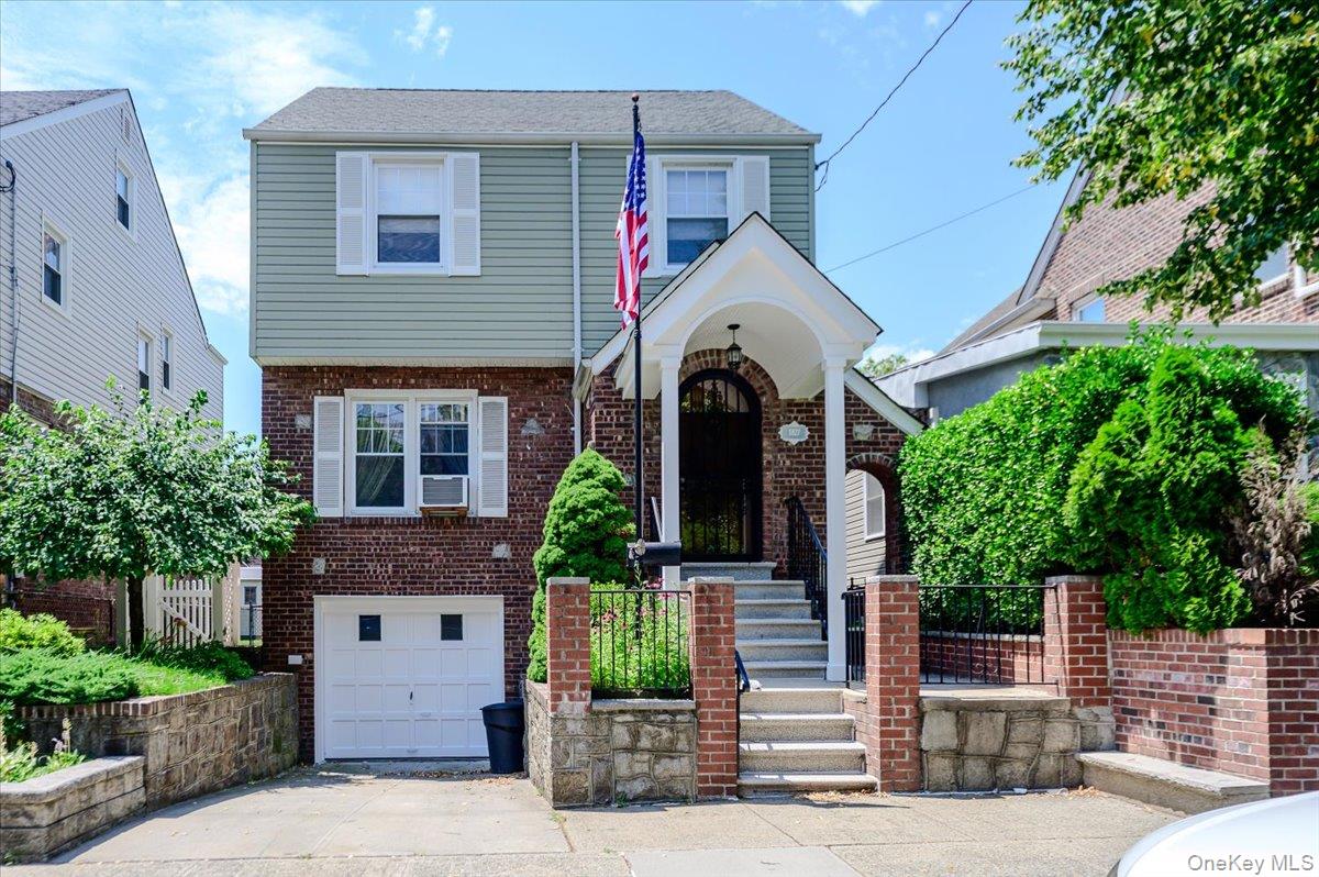 1827 Hering Avenue Property Photo 1
