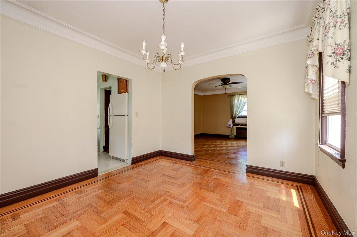 1827 Hering Avenue Property Photo 7