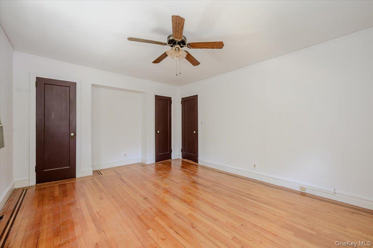 1827 Hering Avenue Property Photo 12