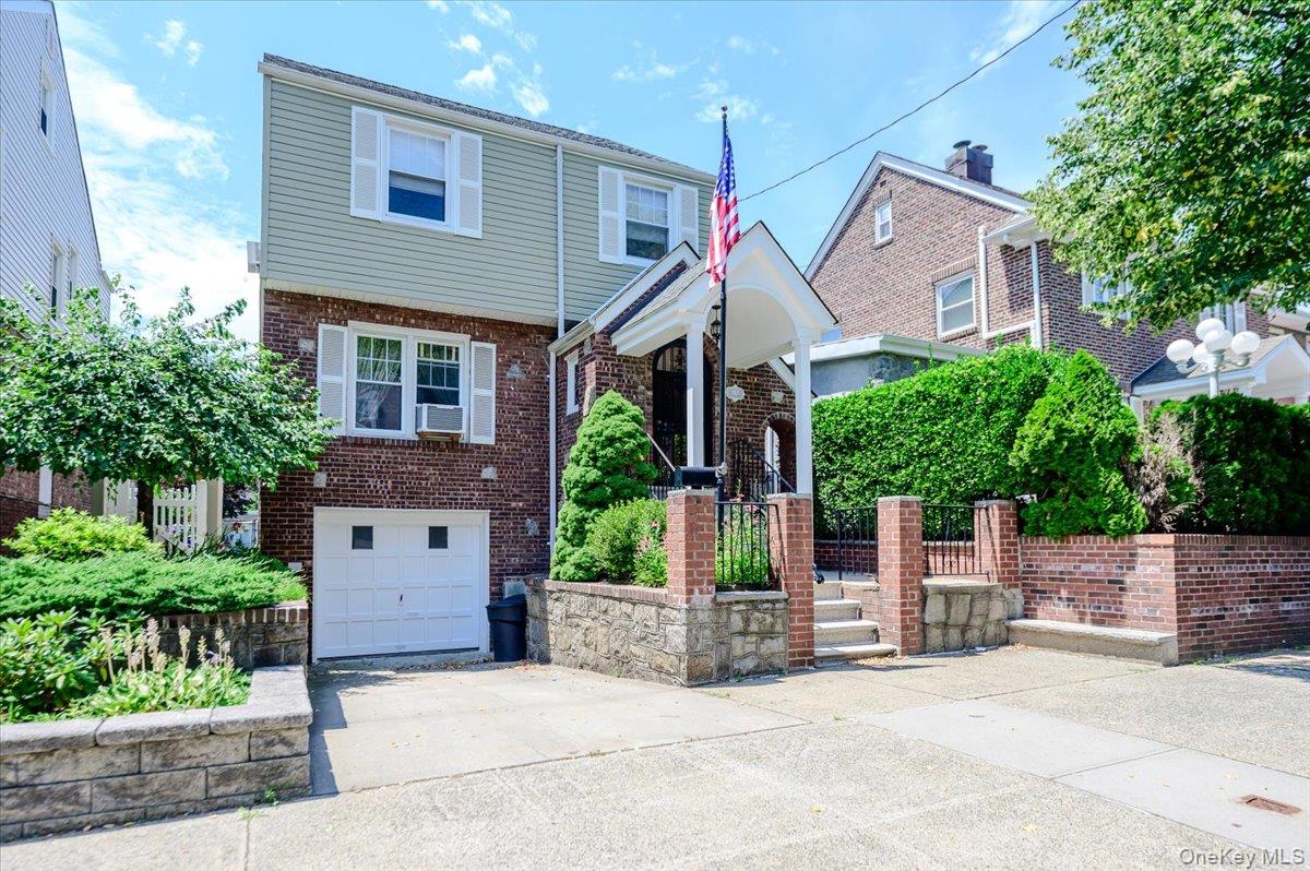 1827 Hering Avenue Property Photo 31