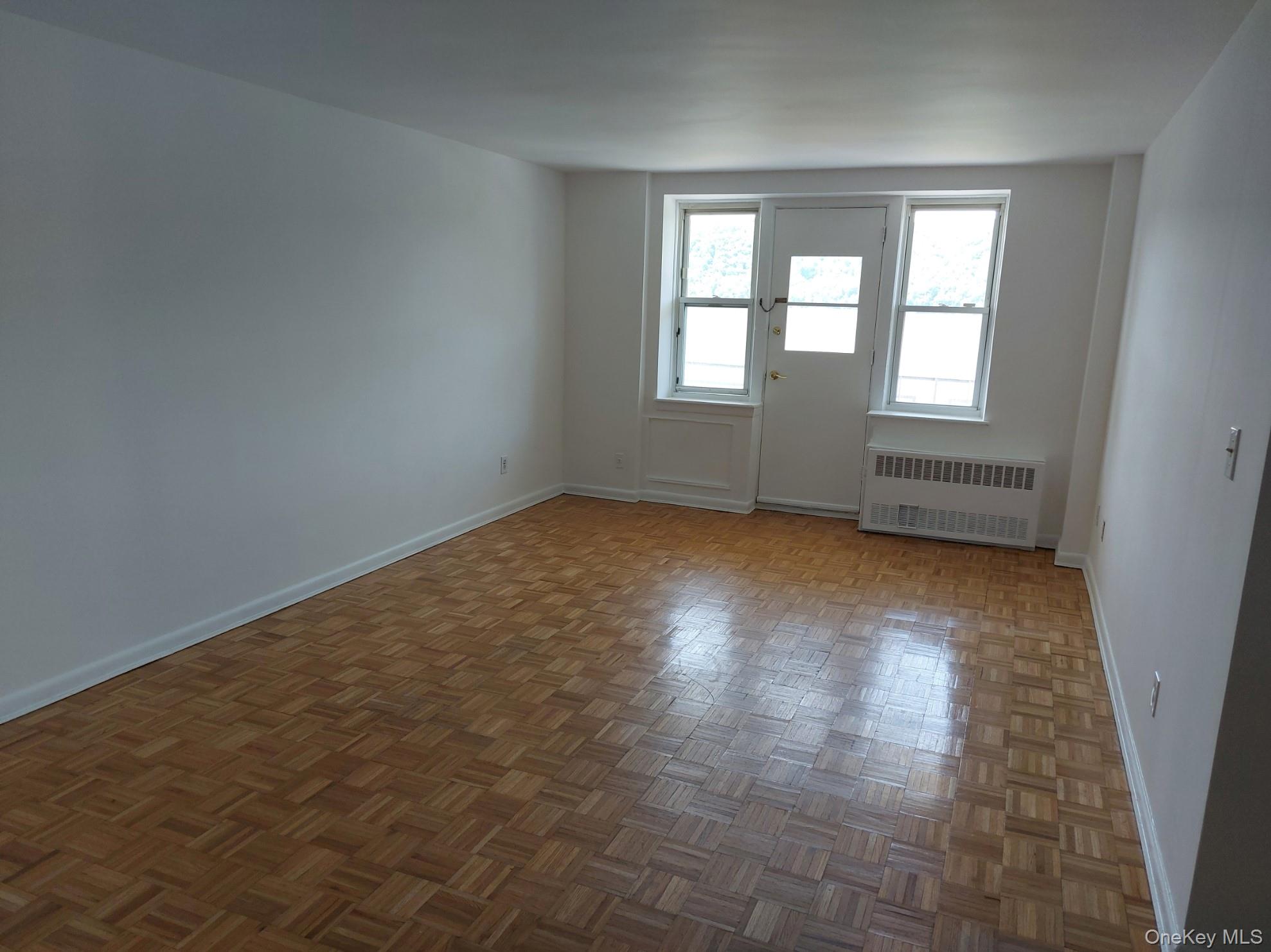 679 Warburton Avenue 1l Property Photo 3