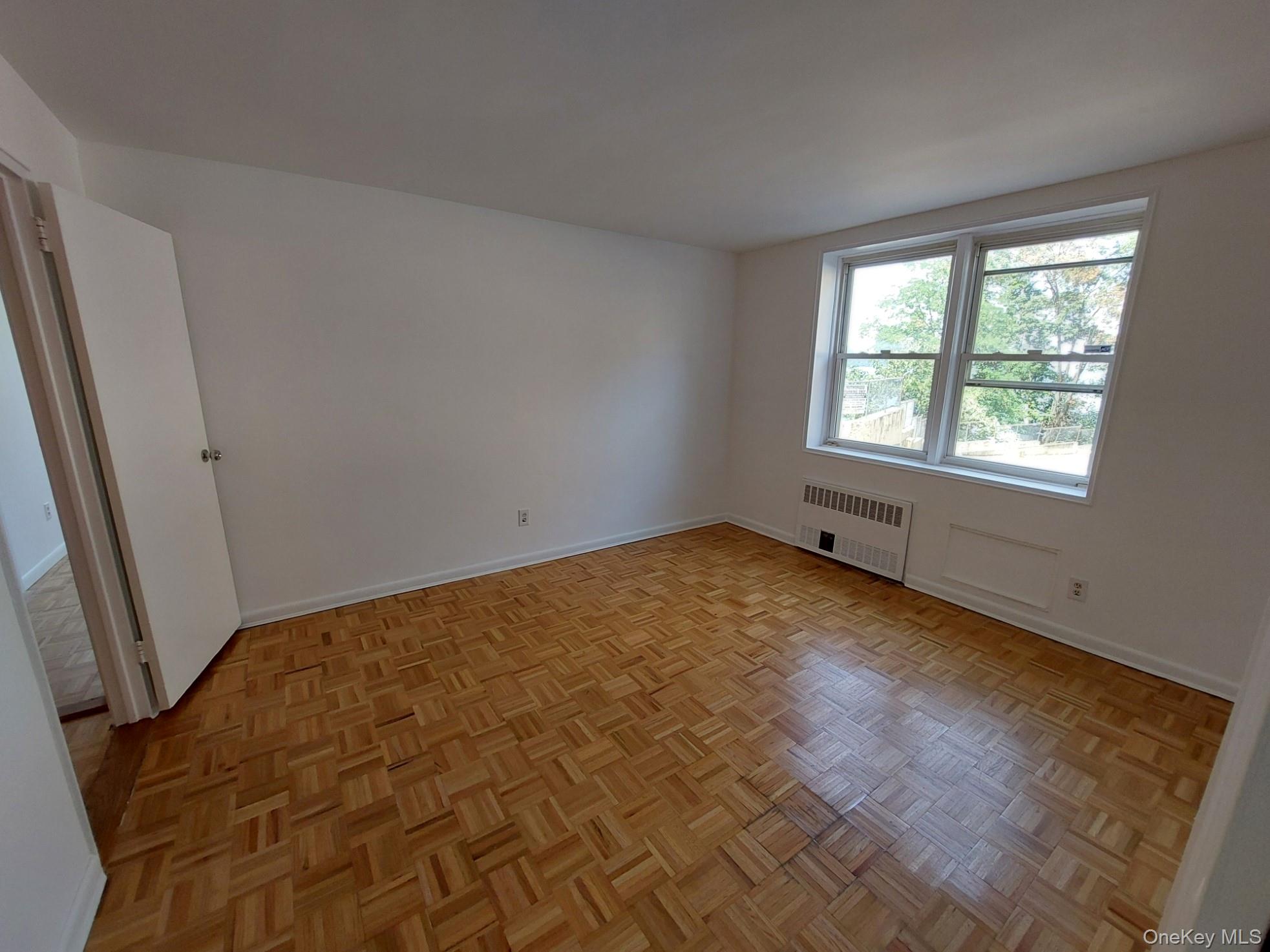 679 Warburton Avenue 1l Property Photo 10