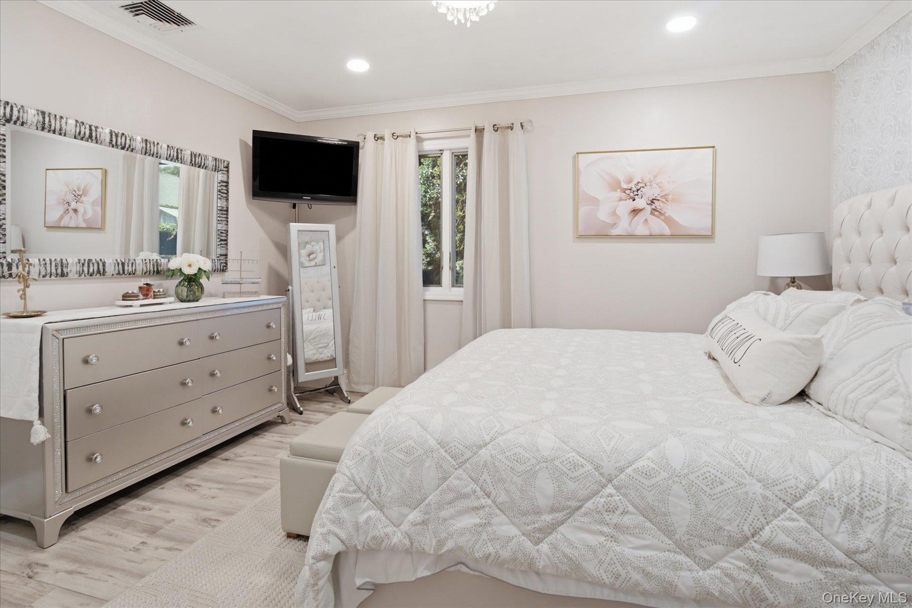 101 Gainsborough Road Property Photo 17