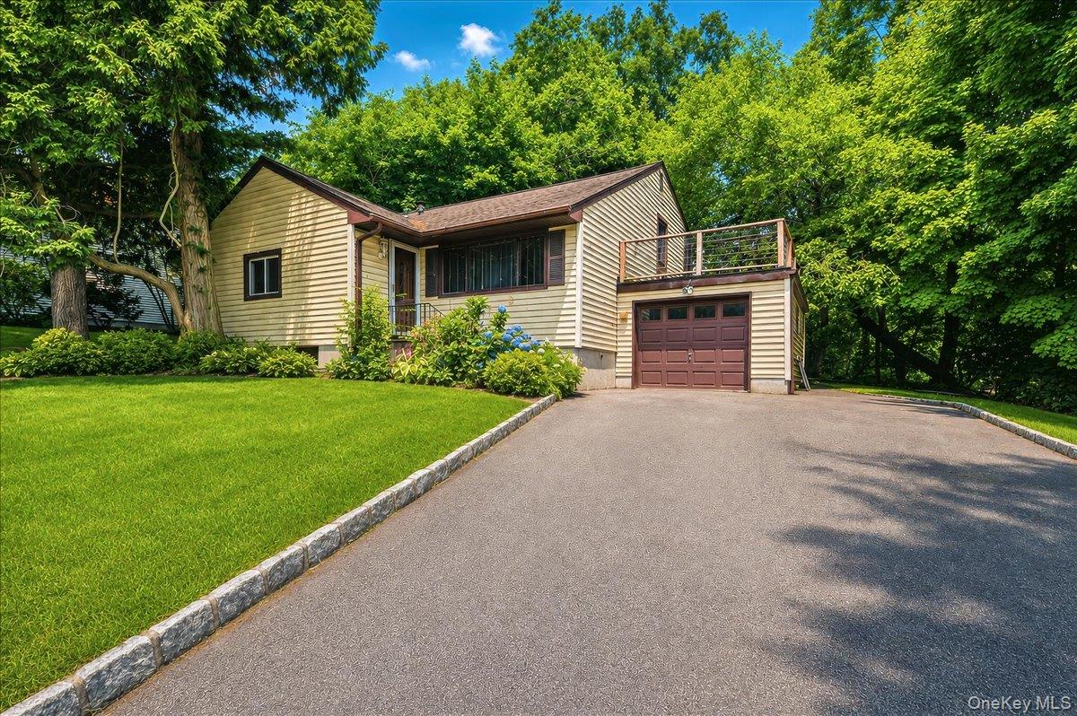 63 Waterbury Parkway Property Photo 1