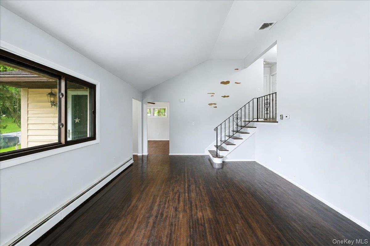 63 Waterbury Parkway Property Photo 3