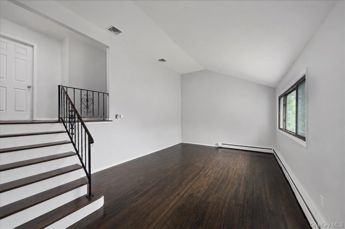 63 Waterbury Parkway Property Photo 4