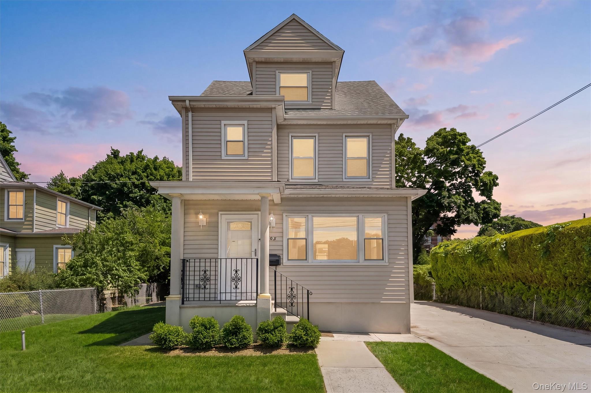 208 Third Avenue Property Photo 1