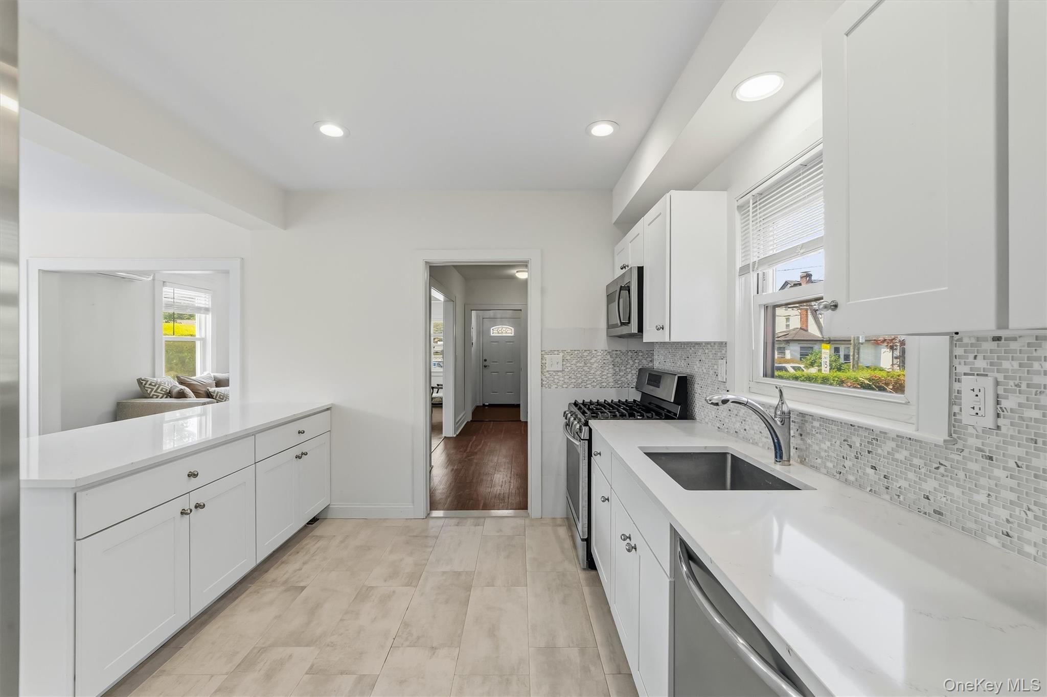 208 Third Avenue Property Photo 21