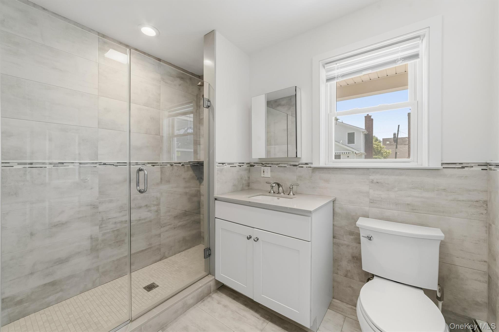 208 Third Avenue Property Photo 23
