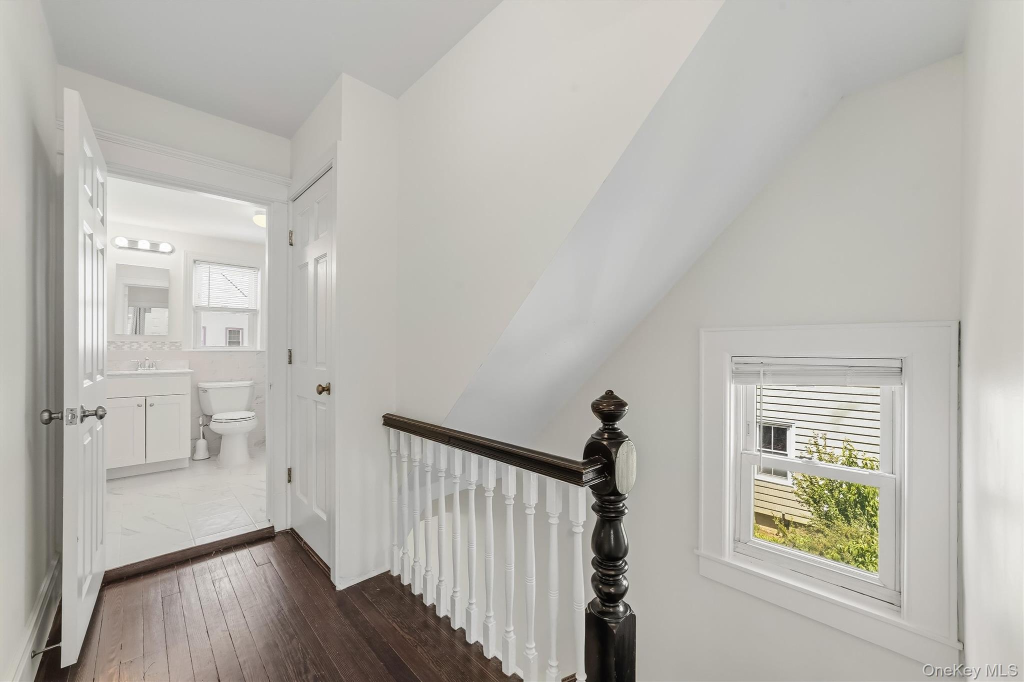 208 Third Avenue Property Photo 28
