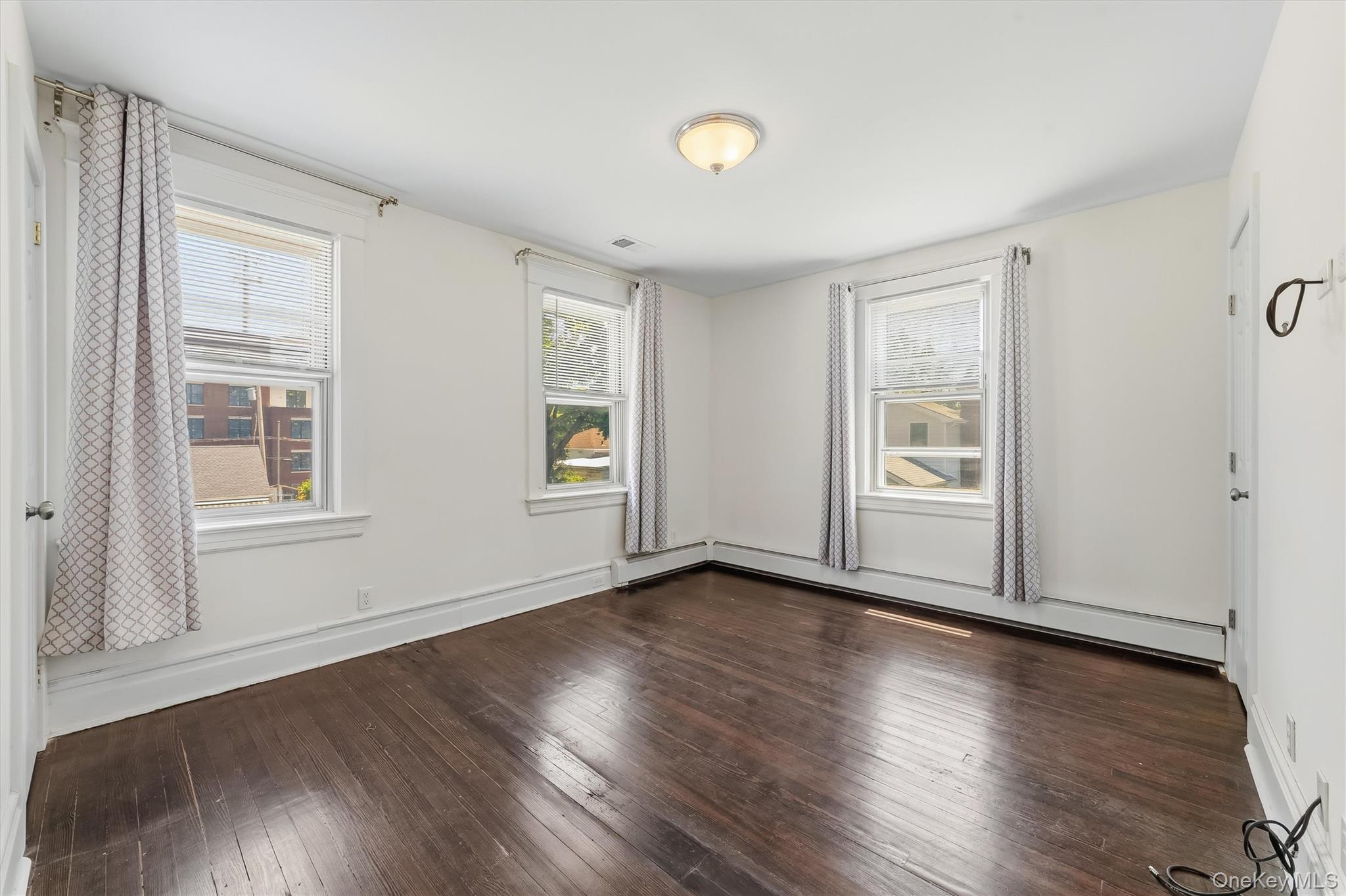 208 Third Avenue Property Photo 29